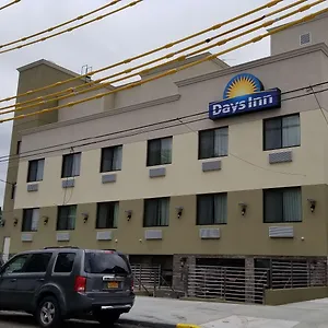 Отель Days By Wyndham Brooklyn Marine Park, Нью-Йорк