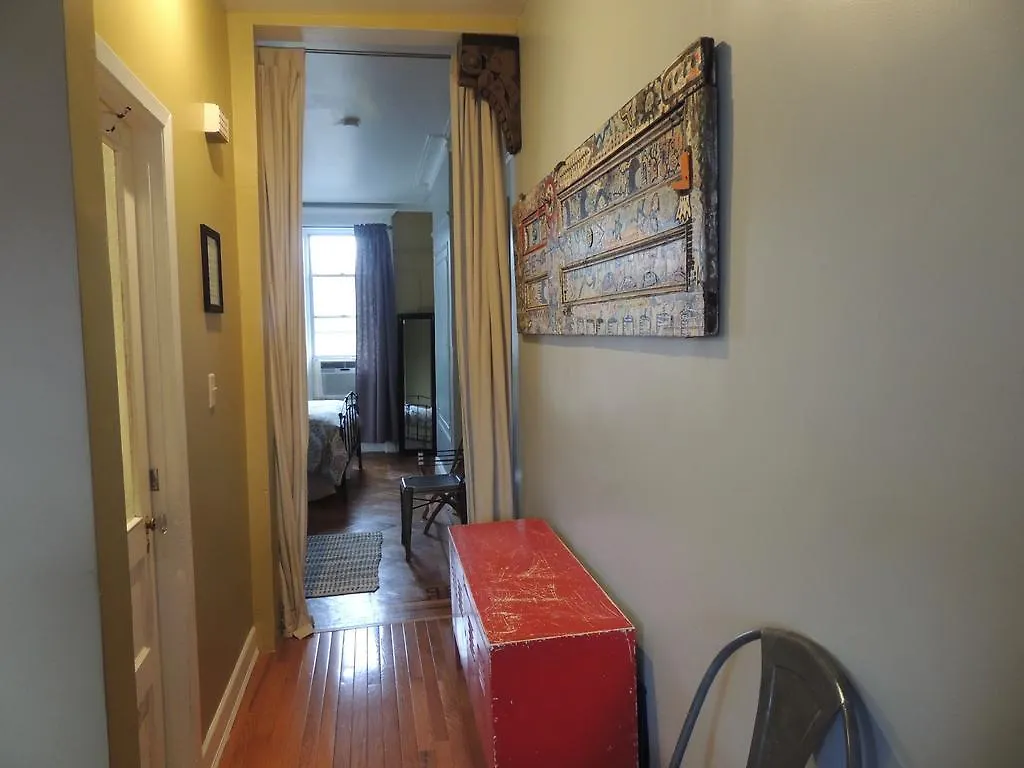 Brownstone Loft 30 Day Bookings 0*, New York United States