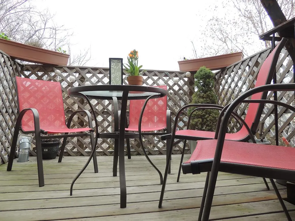 Brownstone Loft 30 Day Bookings